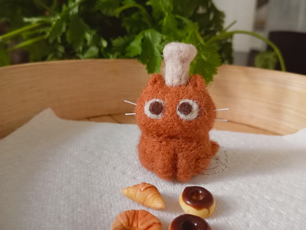 Needle felted figurine a Cat cook